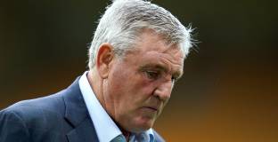 Дани Мърфи: Нюкасъл не трябва да уволнява Брус