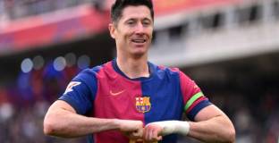 Лева има 36 гола за Барса през сезона