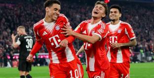 Байерн разби Гладбах: Мусиала блесна, но контузия притесни феновете