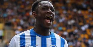 Хюрцелер: Уелбек трябва да продължи въпреки пренебрежението от Англия