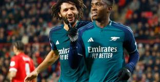 Три клуба готвят оферта за нападател на Арсенал 