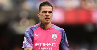 Ман Сити продължи с Едерсон