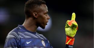 Челси започна преговори с Менди за нов договор 