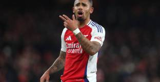 Барса и Тотнъм се насочват към звезда на Арсенал