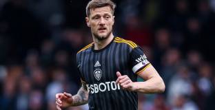 Бивш капитан на Лийдс лети днес за София за подпис с ЦСКА