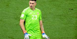 Мартинес е номер едно сред вратарите 