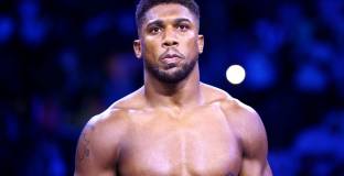 Джошуа е ранен при фатална автомобилна катастрофа в Нигерия