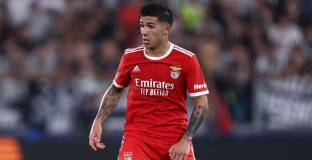 Бенфика все още не е получила оферта за Фернандес