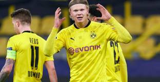 Скоулс: Стискам палци Холанд да премине към червената страна на Манчестър