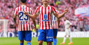 Арсенал проведе неофициални разговори с Алварес