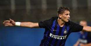 Нападател на Интер може да премине в Базел