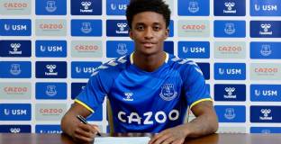 Евертън купи Грей