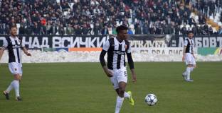 Протестите на Крушарски дадоха резултат - Локо Пловдив уреди и звездата си за Страсбург