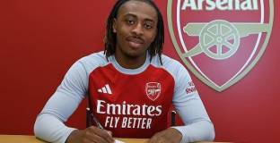 Езе разказа за ролята на майка си при завръщането си в Арсенал