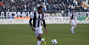 Играч на Локо Пловдив попадна в разширения състав на Нигерия за Световното