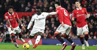 Лийдс задържа само точка от Ман Юнайтед