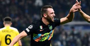  Тотнъм се интересува от Де Врей