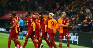 10 от Галатасарай измъкнаха победата срещу Спарта Прага