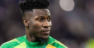 Онана реши да остане в Ман Юнайтед 