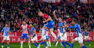 Хирона си върна първото място