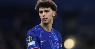 Челси пусна в продажба 14 футболисти 