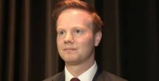 Газидис привлече още двама души от Арсенал 