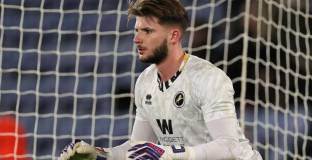 Почина вратарят на Милуол 