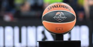 Седем от девет мача на Евролигата бяха отложени