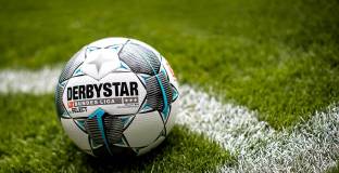 Сезонът в Бундеслигата може да завърши без да бъде определен шампион