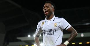 Затвориха трибуна на 