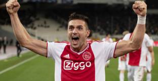 Аякс удължи с Тадич