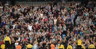 Феновете на Нюкасъл искат Ашли да напусне клуба