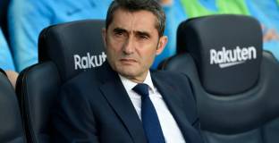 Барселона няма да уволнява Валверде