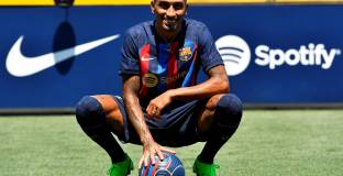   Лийдс включил санкции по трансфера на Рафиня