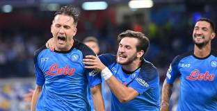 Силен Наполи разби слаб Ливърпул (видео)