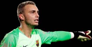 Силесен: Барселона не ми помага да си намеря клуб