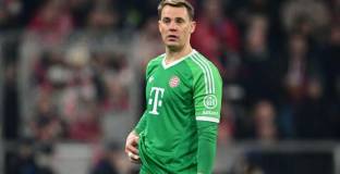 Нойер може да продължи кариерата си в Англия