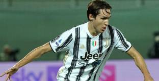 Кротоне препъна Юве, Киеза дебютира с червен картон