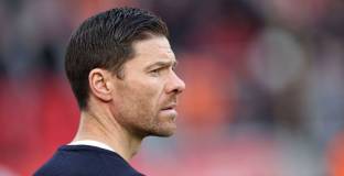 Фалшив акаунт на Алонсо събира пари за билет до Ливърпул 