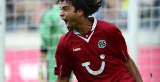 Защитник на Хановер 96 аут до края на годината 