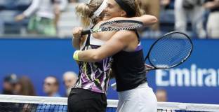 Соболенко и Мертенс с триумф при двойките на Australian Open