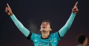 Ливърпул победи последния (видео)