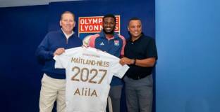 Мейтланд-Найлс премина в Лион 