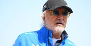 Бриаторе очаква да се сбогува с двигателите на „Рено”