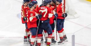 Флорида излетя за Едмънтън три часа по-късно от планираното