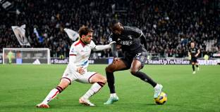 Юве едва спаси точката срещу Каляри