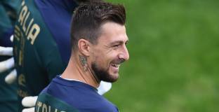 Имобиле: Ачерби знае как да опази Левандовски