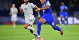 Франция с обрат срещу Исландия