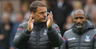 Моуриньо: Де Бур е най-слабият треньор