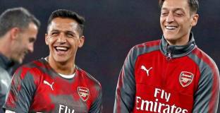 Играчите на Арсенал са разочаровани от Санчес и Йозил 
